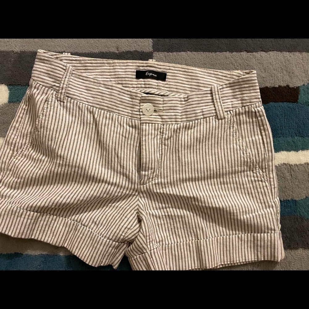 Express white & gold striped Shorts. Size 4
